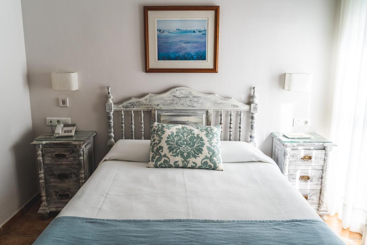 Hostal Marissal By Dorobe Nerja Ngoại thất bức ảnh