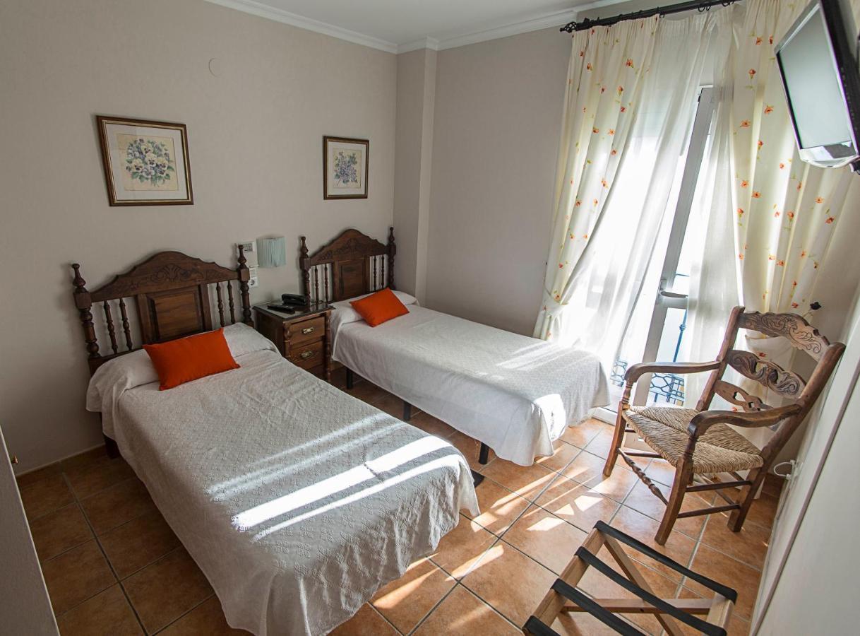 Hostal Marissal By Dorobe Nerja Phòng bức ảnh