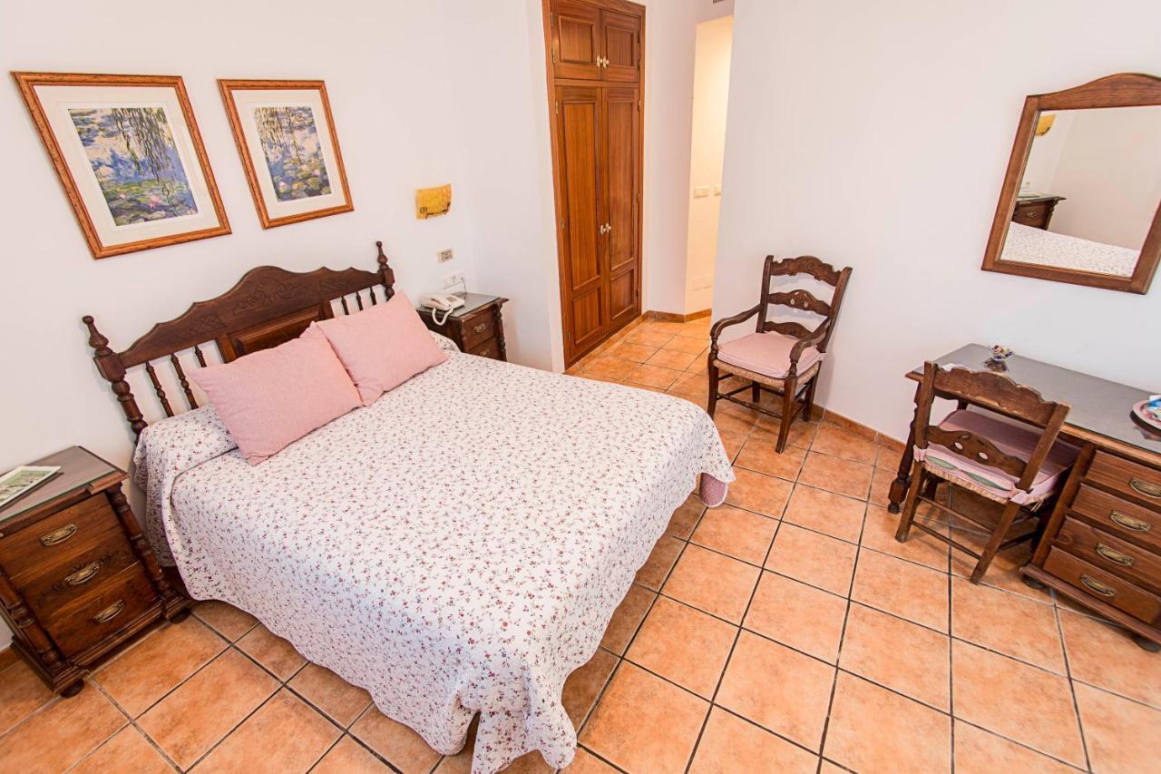 Hostal Marissal By Dorobe Nerja Ngoại thất bức ảnh