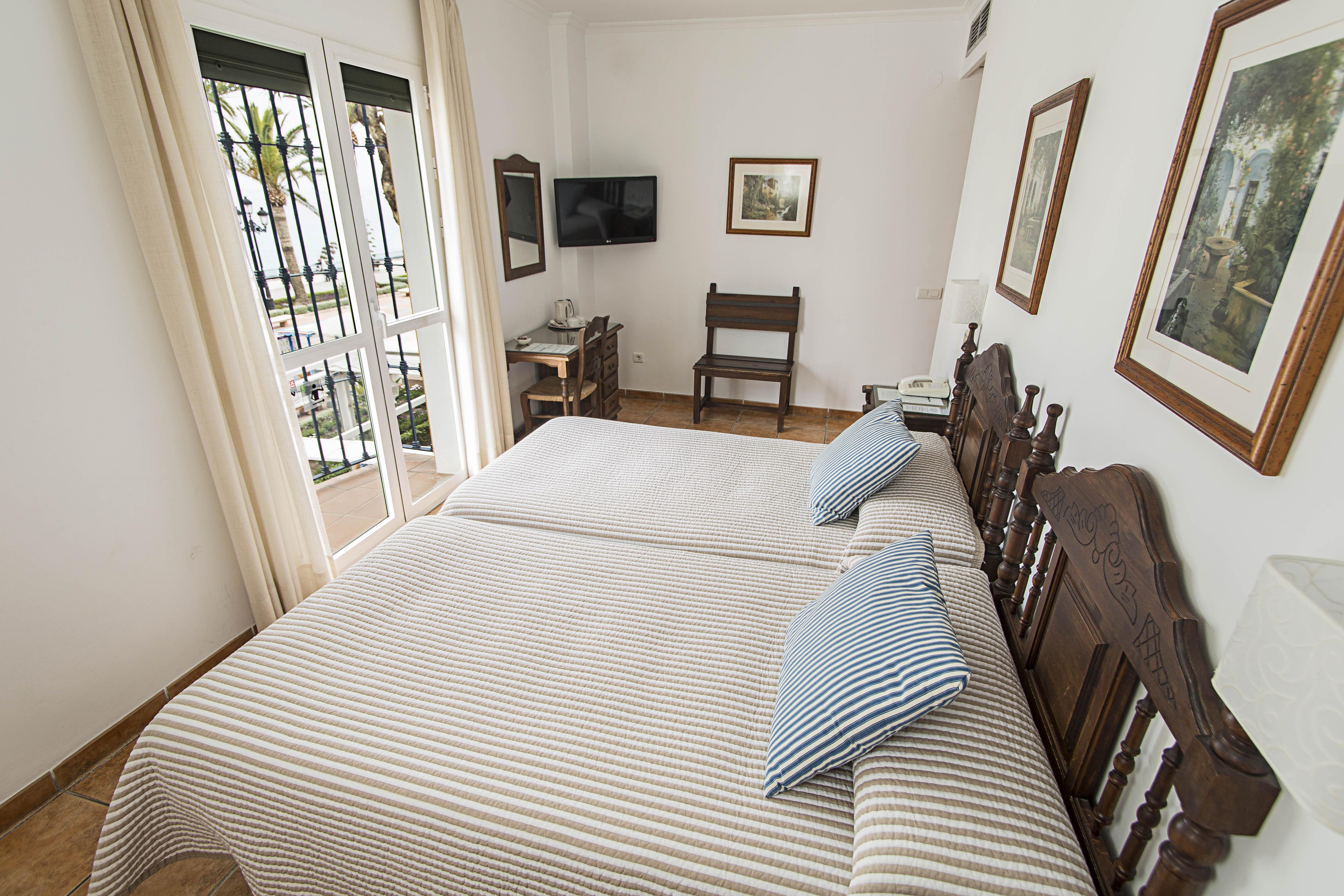 Hostal Marissal By Dorobe Nerja Ngoại thất bức ảnh