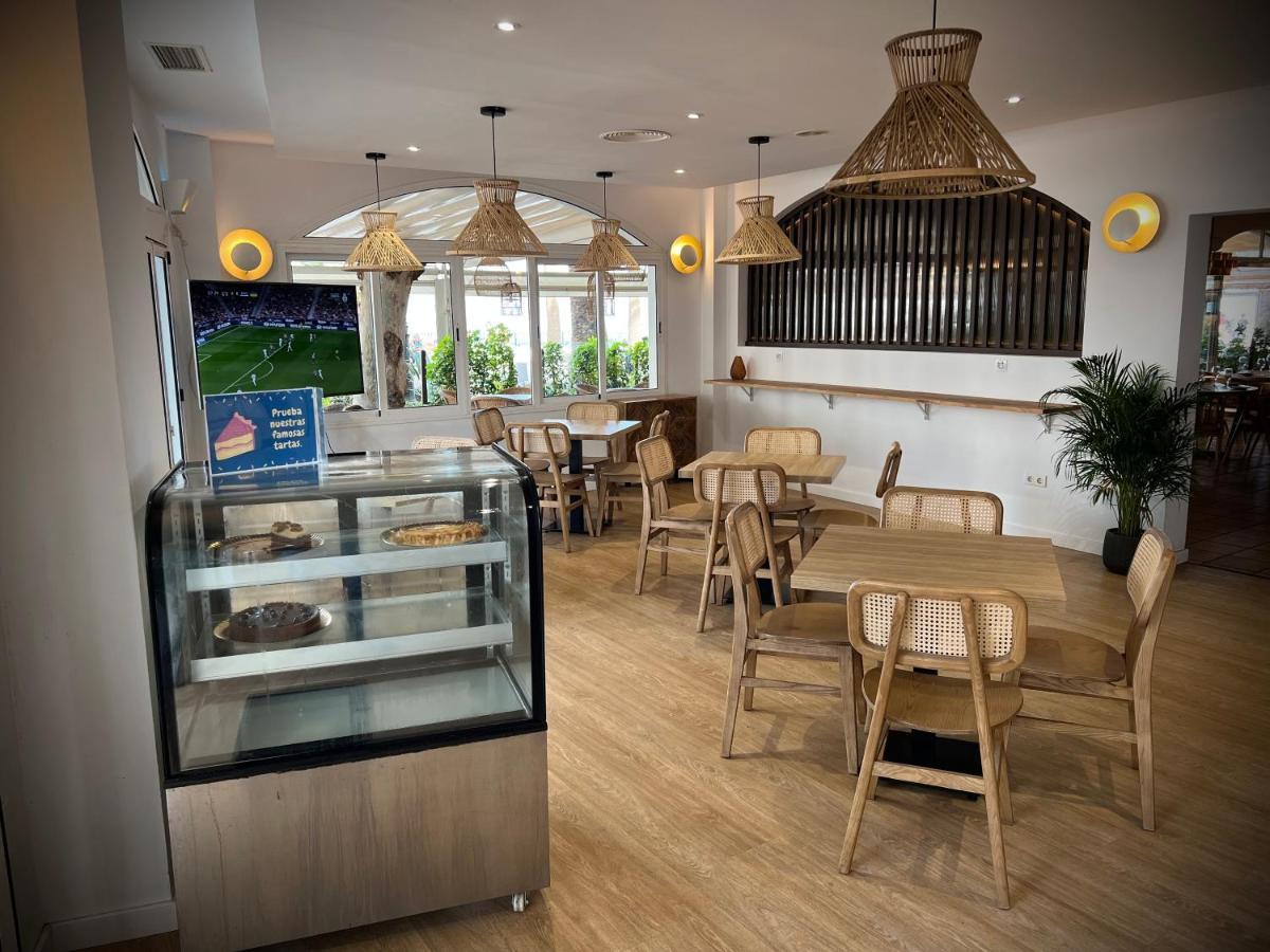 Hostal Marissal By Dorobe Nerja Ngoại thất bức ảnh