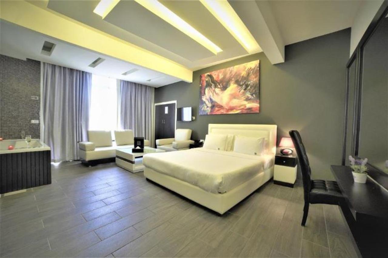 Hostal Marissal By Dorobe Nerja Ngoại thất bức ảnh